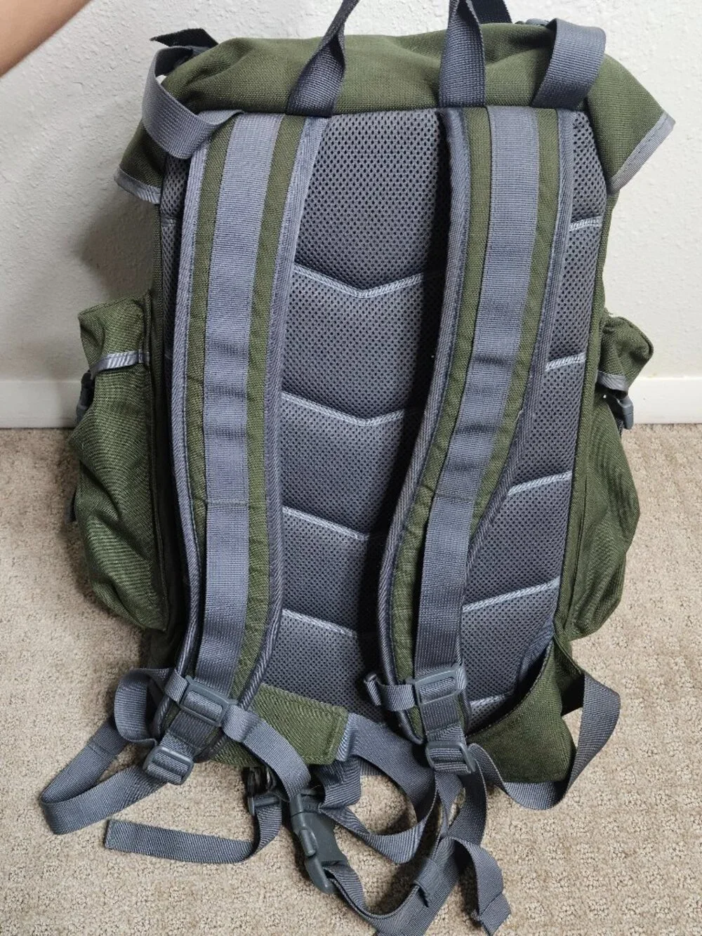 LL Bean Continental Rucksack Backpack Army Green Hiking Travel Gorpcore Outdoors